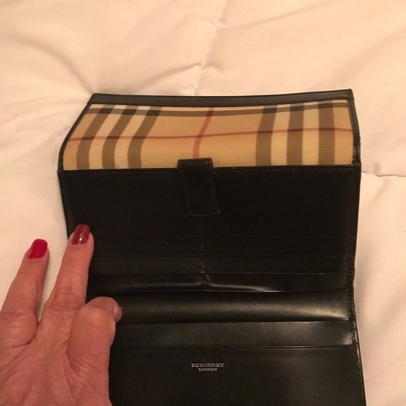 Burberry wallet - Picture 2 of 3